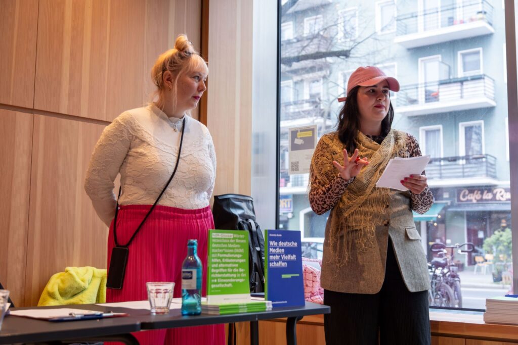 © Paul Alexander Probst - Jutta Brennauer und Eda Öztürk im Publix Berlin
