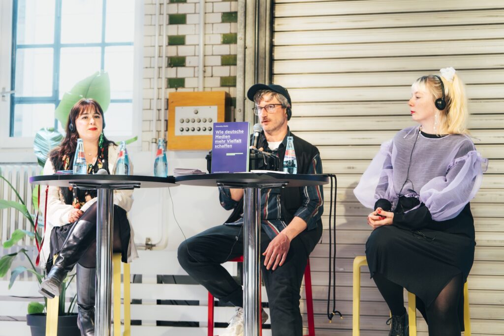 © Hannes Jung - Eda Öztürk aus dem Projekt BetterPost und Jutta Brennauer beim Lightening Talk